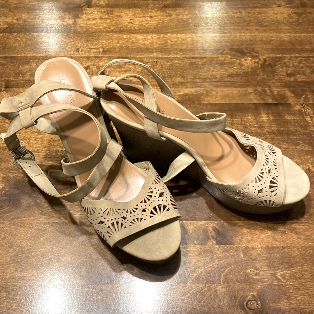 Women wedges